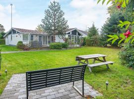 4 star holiday home in Glesborg-By Traum，位于格莱斯堡的酒店