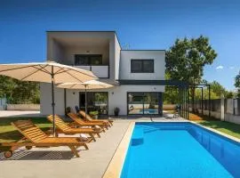 Modern villa Eva with pool and 2 bedrooms in Tar