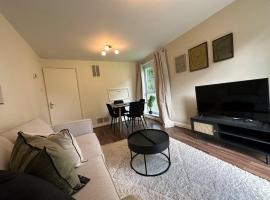 Stylish modern flat, Chapel Allerton sleeps 4，位于Moortown的酒店