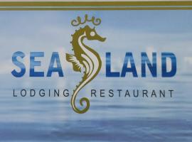 sea land lodging & restaurant，位于Nirmal的情趣酒店
