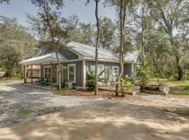 Charming Darien Hideaway w/ Porch, Near Downtown!