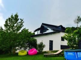 UpForest Guesthouse，位于克利默内什蒂的住宿加早餐旅馆