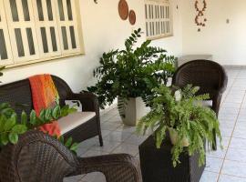 Casa com 4 quartos e área externa com jardim，位于圣雷蒙多-诺纳图的度假屋