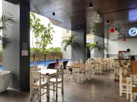 Tamansari Mahogany Apartment By Sagita Residence Karawang，位于加拉旺的酒店