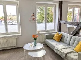 Schlossblick - Modernes & zentrales Apartment mit Balkon und Arbeitsplatz