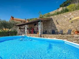 Rustic villa Pietro with panoramic view in Motovun