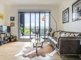 The Urban Sanctuary - Enviable Lifestyle on Lygon