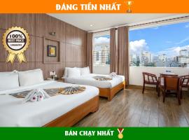 Valencia Da Nang Beach Hotel，位于岘港的酒店
