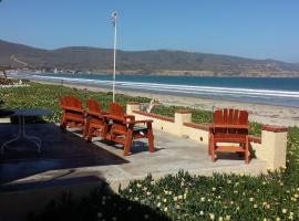 CASA MARBELLA 2BR 1BA Private Beach-Front Home，位于Cabo Punta Banda的别墅