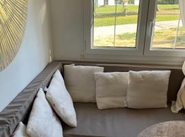 TINY HOUSE，位于Souvans的酒店