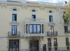 Cal Maco Alberg i centre de visitants，位于伊瓜拉达的酒店