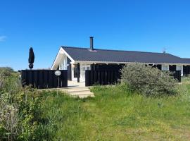 Holiday Home Sixten - 450m from the sea in NW Jutland by Interhome，位于约灵的度假屋