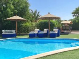 Luxury Royal Blue Family Villa 8pers private pool