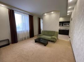 LUX central apartment，位于第聂伯罗的酒店