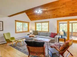Charming Putney Home: Porch, Grill & Hiking Trails
