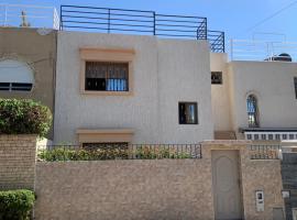 Chic 3 Bed Villa in heart of Agadir，位于阿加迪尔的度假屋