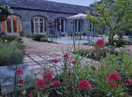 The Garden Rooms at The Courtyard,Townley Hall，位于德罗赫达的公寓