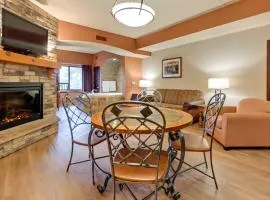 Wisconsin Dells Resort Condo with 2 Fireplaces