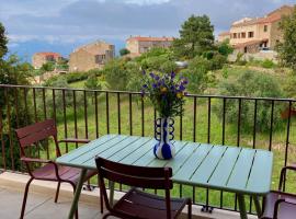 Vignarella meublé de tourisme classé 5 étoiles avec terrasse，位于皮亚纳的酒店