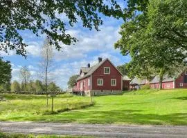 Lovely Home In Lidhult With House Sea View