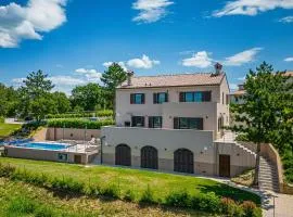 Luxury Pool Villa Gradin - Happy Rentals