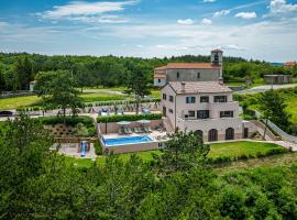 Luxury Pool Villa Gradin，位于Gračišče的酒店