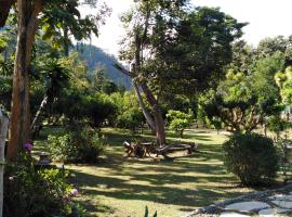 At Home Chiang Dao, Pooch Lovers，位于Ban Tham的酒店