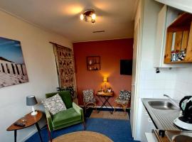 Carmen's Stay In - Jaagweg 13 - Ilpendam - 15 minuten naar Amsterdam met de bus，位于Ilpendam的民宿