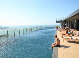 Best Location In Pattaya, Sky Pool & Infinity Edge，位于芭堤雅市中心的公寓