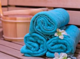 Hotel Belaria Resort - wellness, bazén，位于奥帕瓦的酒店
