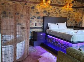 Suites Mouses，位于帕雷斯阿吉萨那的酒店