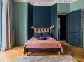 Beige Hospitalité - Gisèle - Ultralux balnéo - neuf 2 chambres，位于圣艾蒂安的酒店