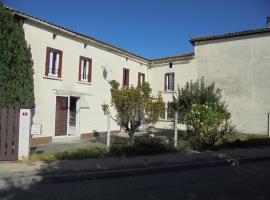 Logement chez l'habitant!，位于Condéon的酒店
