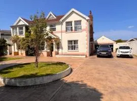 A beautiful Large 7 bed house