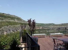 阿里萨克旅馆
