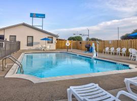 布莱恩大学城6号汽车旅馆，位于布赖恩的酒店