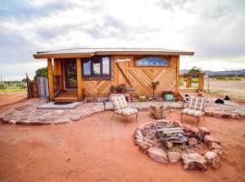 Rustic Ranch Getaway Near Zion, Bryce, Grand Canyon，位于Fredonia的别墅