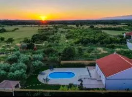 Holiday house with a swimming pool Zemunik Donji, Zadar - 21653