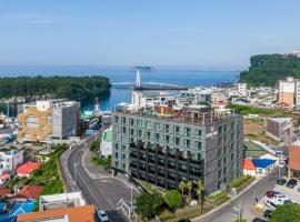 Hotel Fine Jeju，位于西归浦市西归浦市的酒店