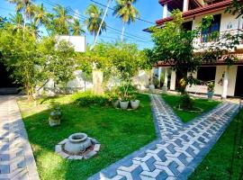 Dinu Lanka Resort，位于卡图纳耶克的度假村