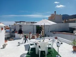 Charming House in Íllar with Mountain View and Balcony