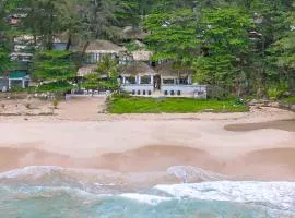 Sealord Naithon Beachfront Villa
