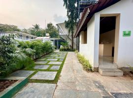 Coco Hostel Goa，位于帕罗林的酒店