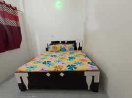 SPOT ON Top Ten Guest House，位于戈勒克布尔的酒店
