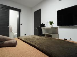 Cozy Private Room with Ensuite in Msida/Pieta - Near Valletta，位于Pietà的酒店