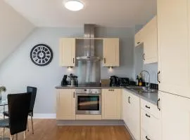 Cotels - The Millhouse NEWLY REFURBISHED MODERN APARTMENTS WITH ULTRAFAST BROADBAND, FREE PARKING & A WORK DESK