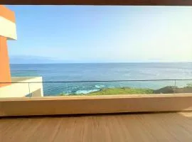 Ocean Mirror Apartment