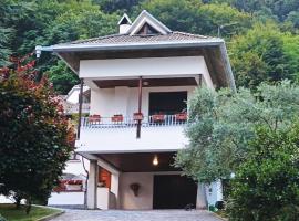 Villa Rosetta Tra lago e monti，位于帕斯加特的度假屋