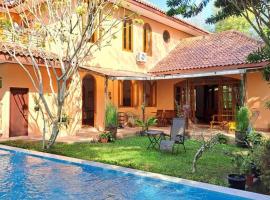 Wonderful Villa Felice，位于日惹的带按摩浴缸的酒店