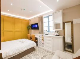 Zebbuga Deluxe Lavish Suite 3，位于Żebbuġ的酒店